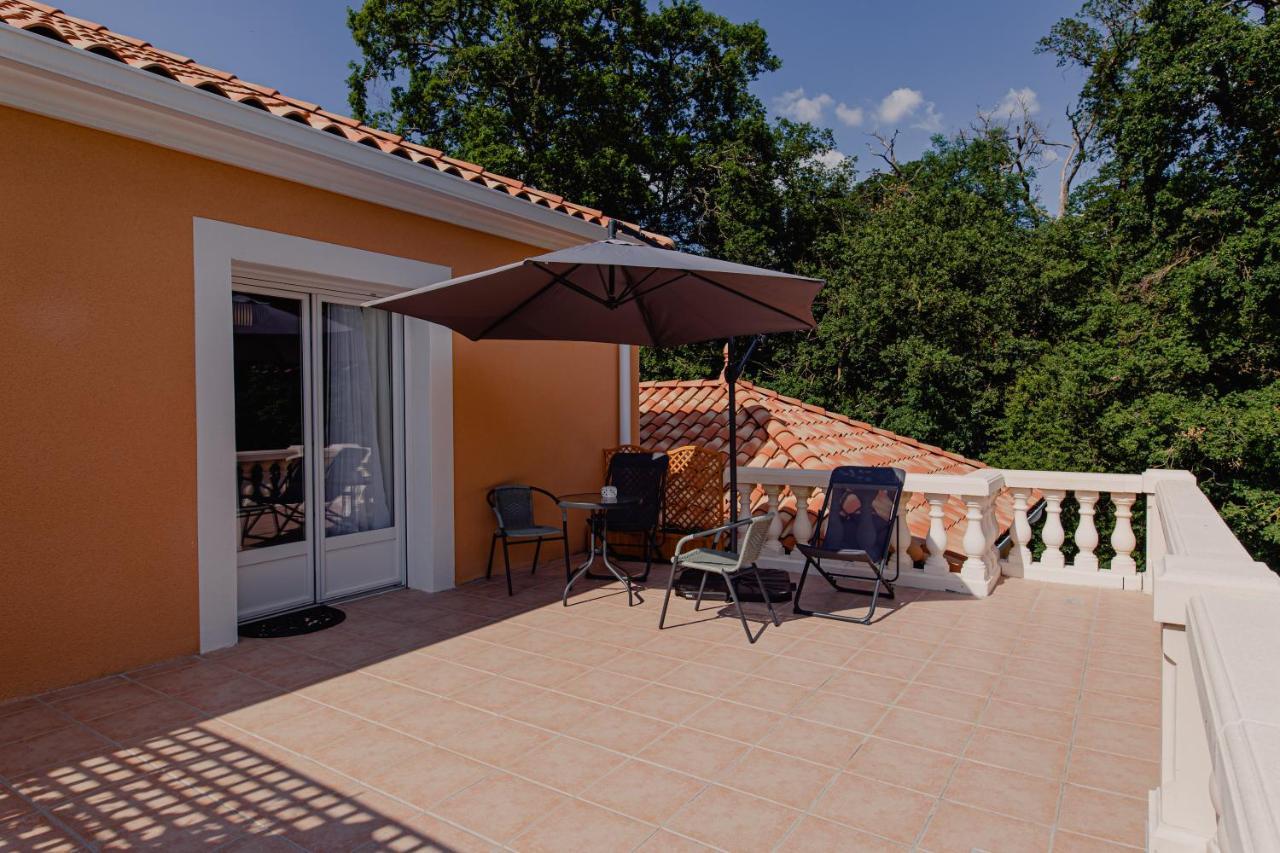 Villa Des Chenes-Adult Only Saint-Doulchard Exterior photo